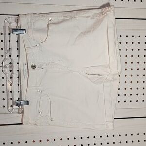 Truth & Theory White Stretch Jean Shorts Size 8 P